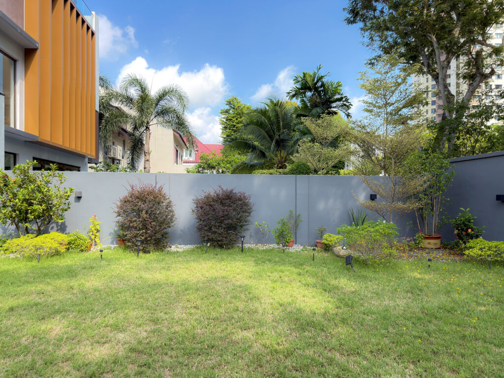 Semi-Detached @ Seletar Hills Estate