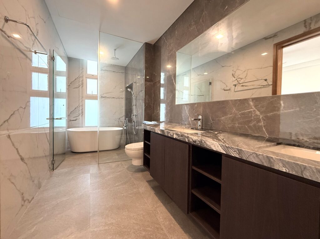 Brand New 2.5 Storey Semi-D @ Bridport Avenue