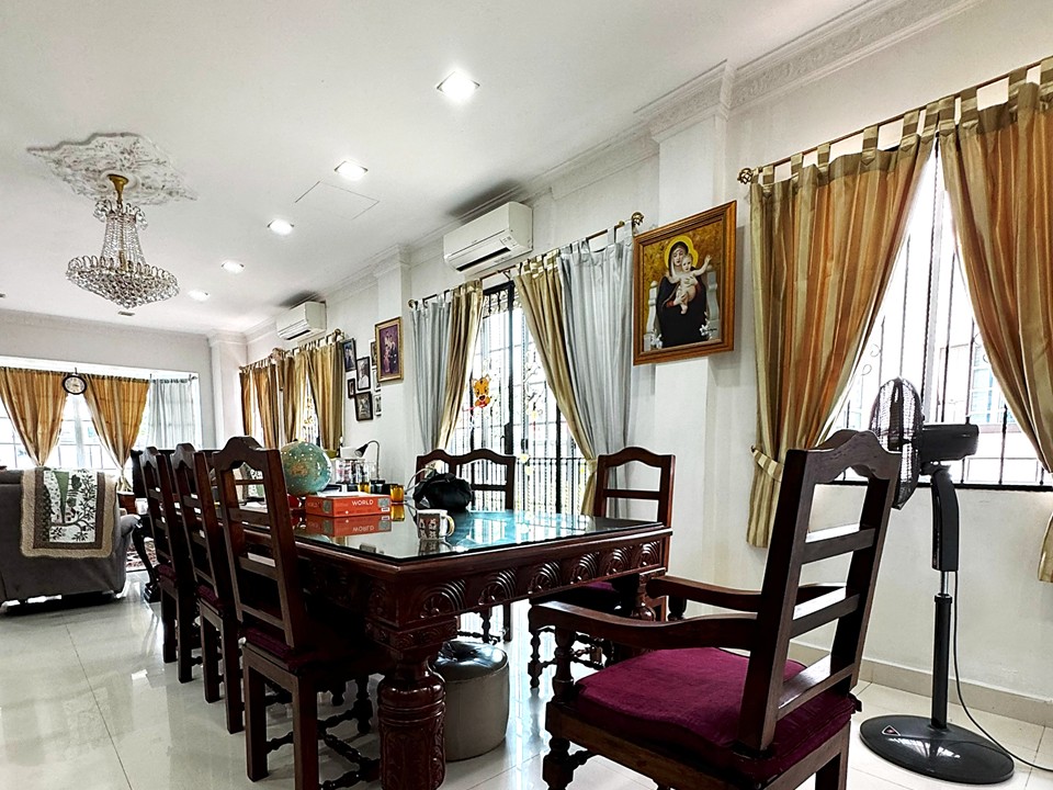Charming 2.5+M Storey Semi-D @ Upper Thomson Road