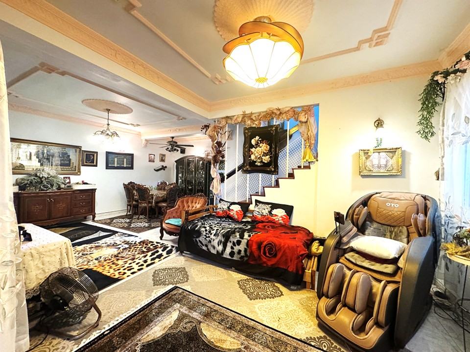 Charming 2 Storeys  Storey Semi-D @ Bukit Loyang Estate