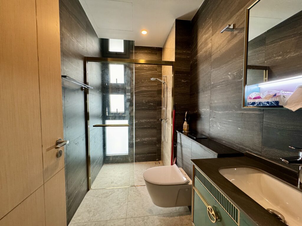 Renovated 3.5 Storey Detached @ Tahan Merah, Jalan Pari Burong