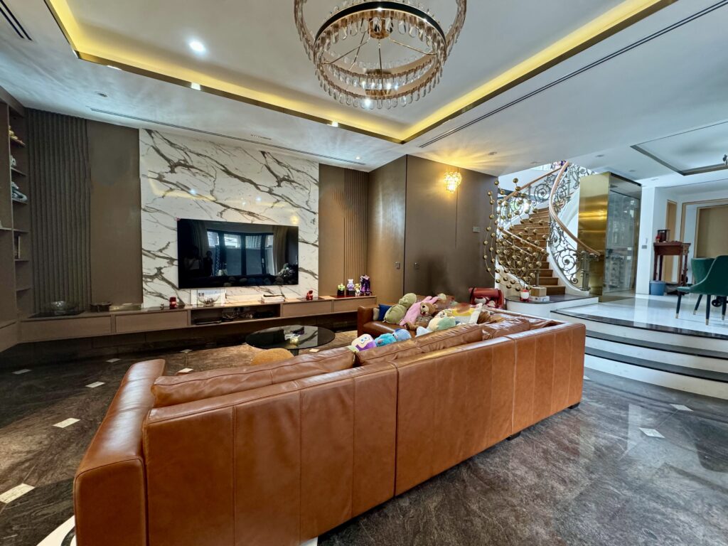 Renovated 3.5 Storey Detached @ Tahan Merah, Jalan Pari Burong