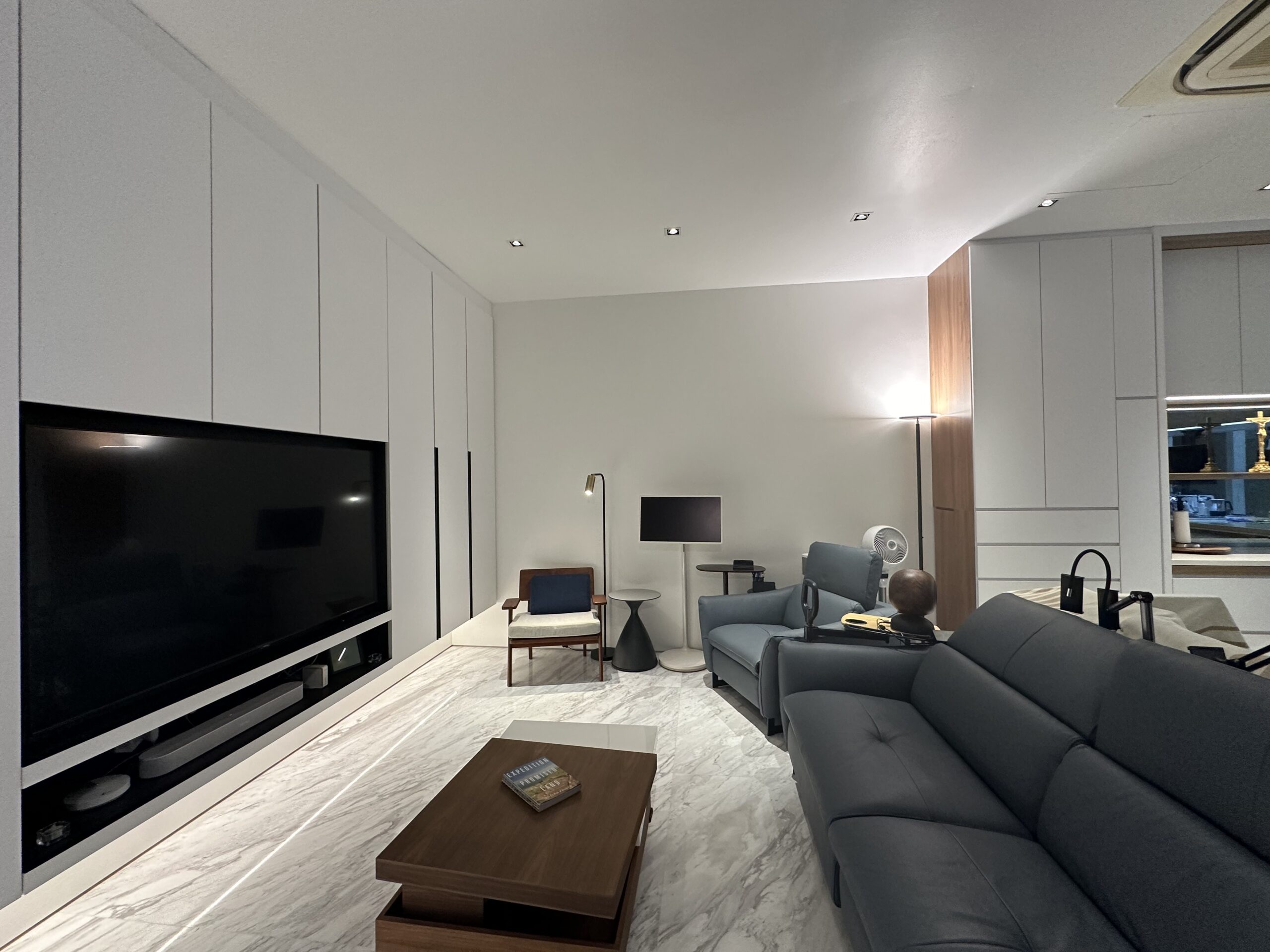 Renovated 2.5 Storey Cluster @ Toh Crescent